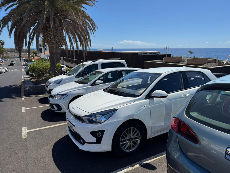 Rent A Car Las Rosas AUTOMOVILES: ALQUILER