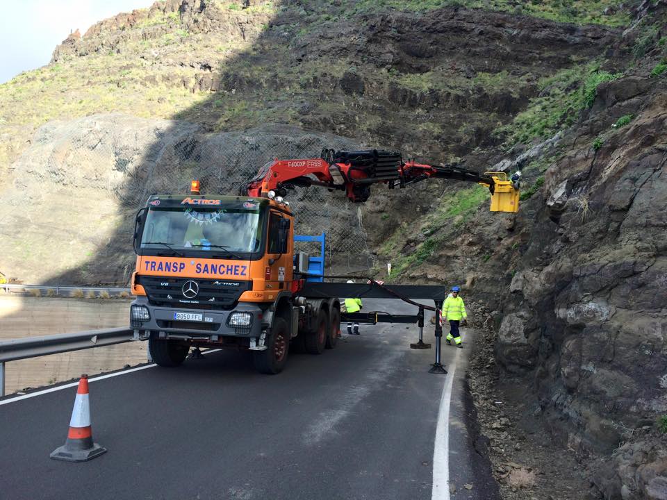 TRANSPORTES Y GRUAS SANCHEZ CANARIAS 3 TRANSPORTES Y GRUAS SANCHEZ CANARIAS 3