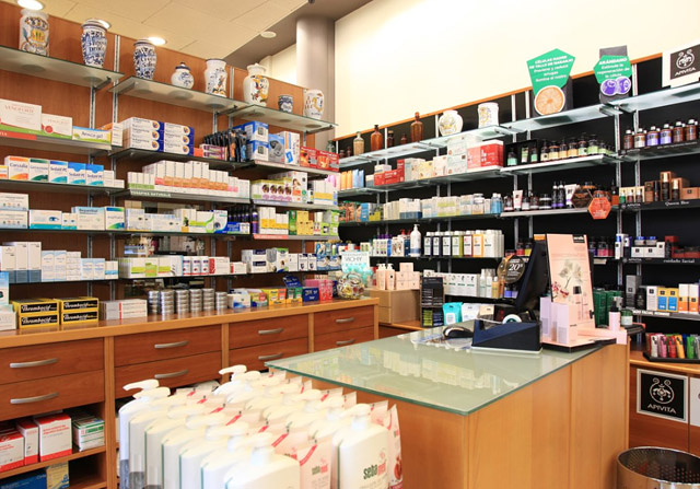 Farmacia Petra Riera 3