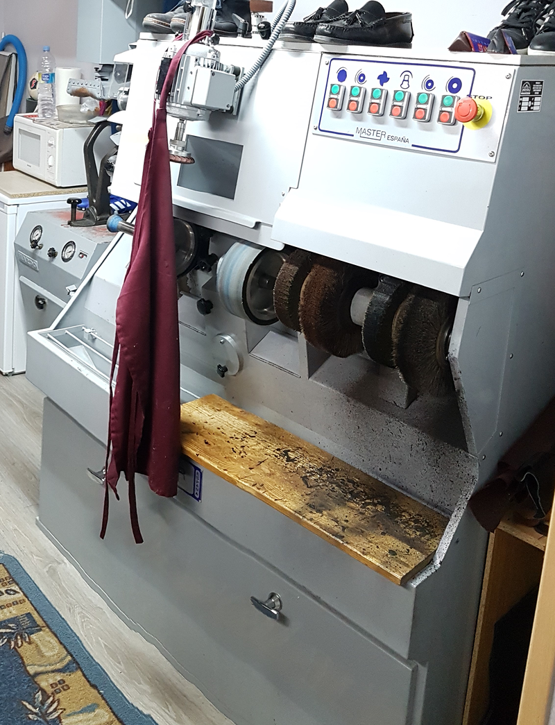 Sanatorio Del Calzado CALZADOS: REPARACION Y LIMPIEZA