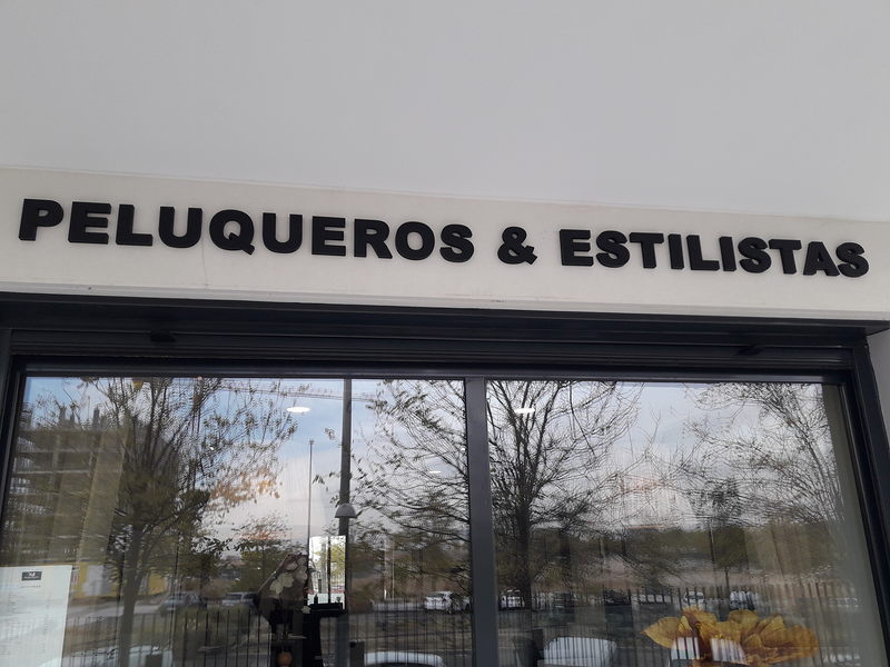 Yolanda Molina Peluqueros & Estilistas PELUQUERIAS UNISEX