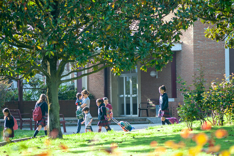 Instituci&oacute; La Vall COLEGIOS PRIVADOS