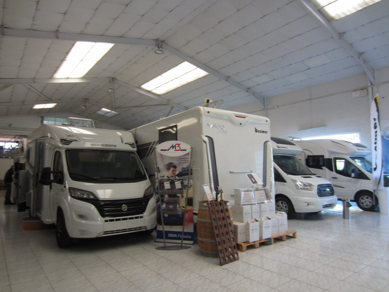 M3 Caravaning - Vilafranca del Penedès - Carretera N-340, km 1214,4, 1214 BAJO | CARAVANAS ...