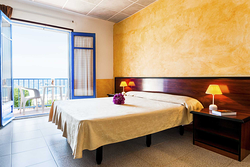 HOTEL ROVIRA TOSSA 3 HOTEL ROVIRA TOSSA 3