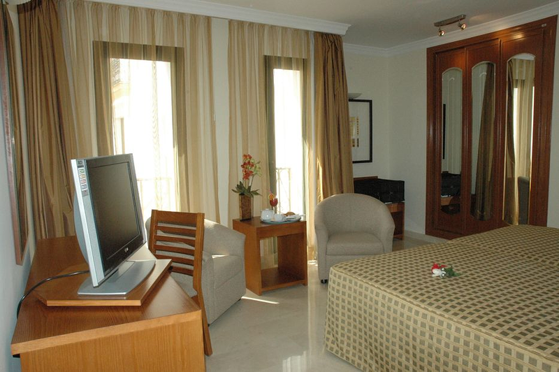 Hotel-Apartamentos Benabola 7