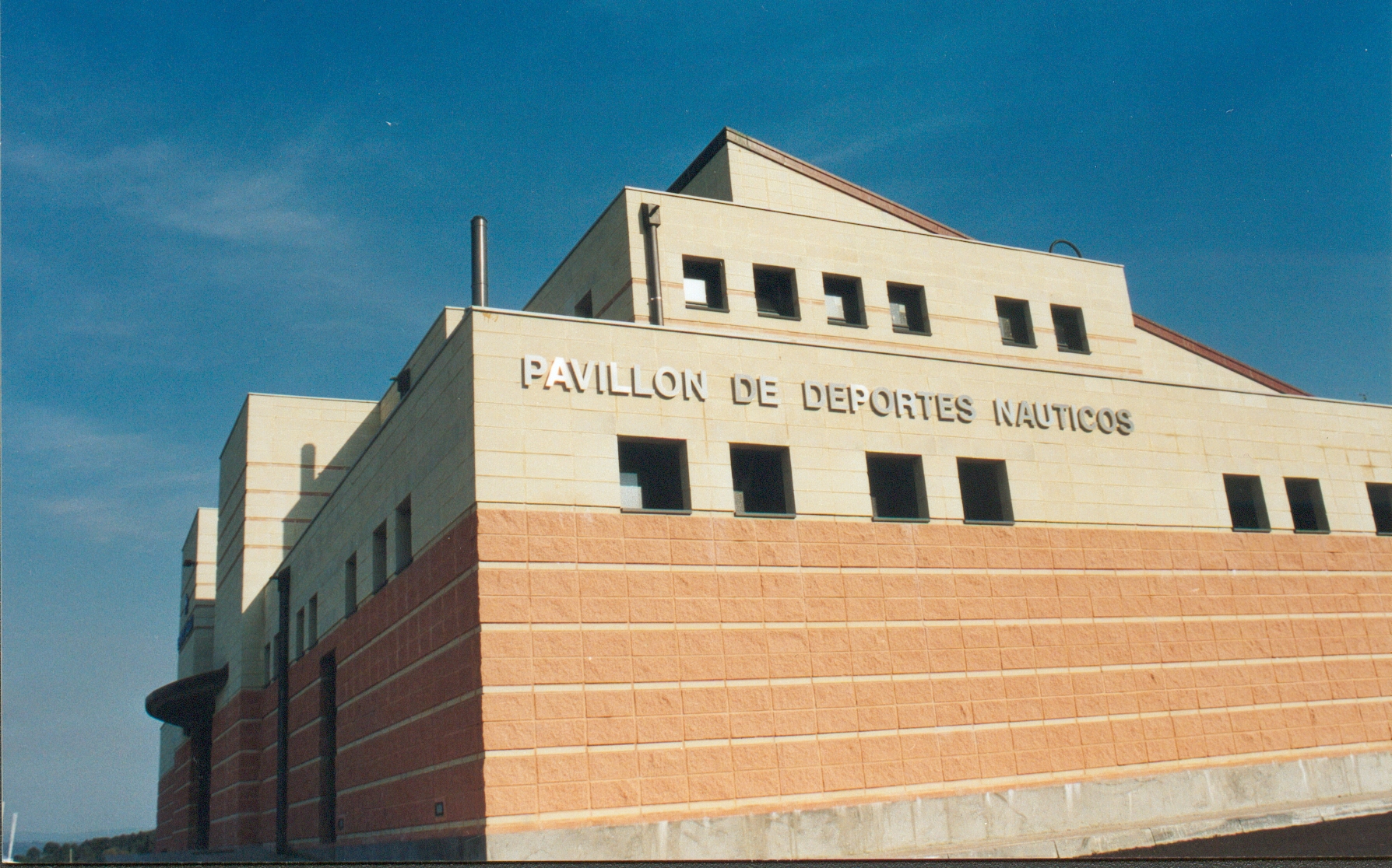 Derivados Del Cemento Covelo S.A. 12