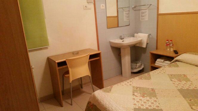 Hostal Conde G&uuml;ell 10