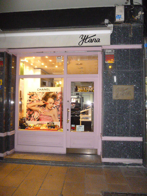 Perfumer&iacute;as Ytana León