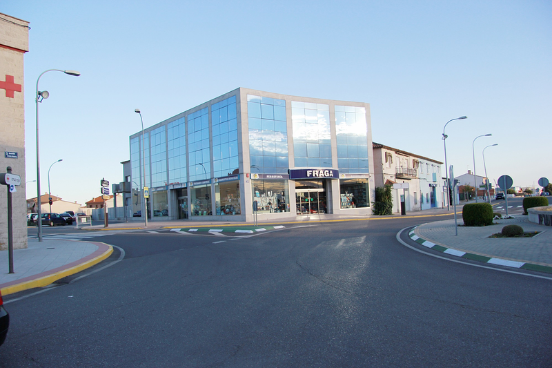 Fraga AUTOMOVILES RECAMBIOS Y ACCESORIOS: ESTABLECIMIENTOS