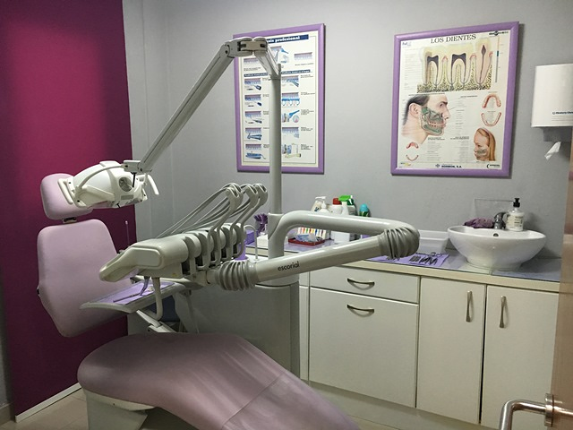 Cl&iacute;nica Dental Isabel Carmona Moguer