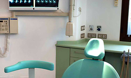 Cl&iacute;nica Dental De Periodoncia E Implantes Dra. Rossell&oacute; Alba 2