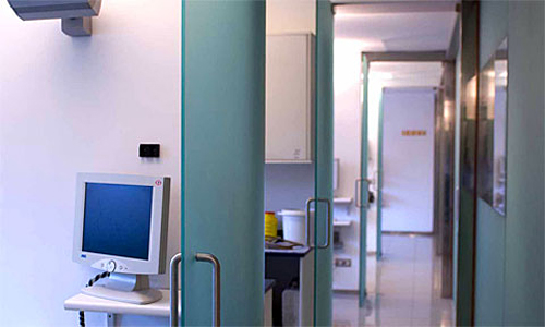 Cl&iacute;nica Dental De Periodoncia E Implantes Dra. Rossell&oacute; Alba 4