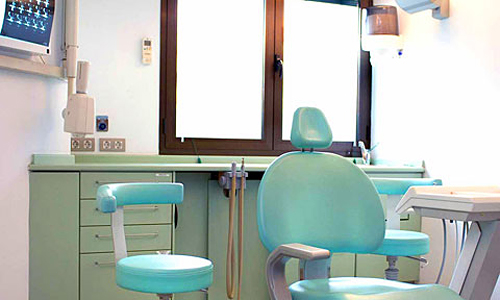 Cl&iacute;nica Dental De Periodoncia E Implantes Dra. Rossell&oacute; Alba Palma