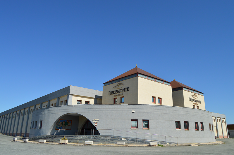 Bodegas Piedemonte BODEGAS: PRODUCCION DE VINOS Y LICORES