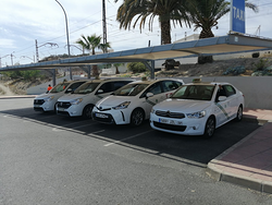 Uni Taxi 2 Uni Taxi 2
