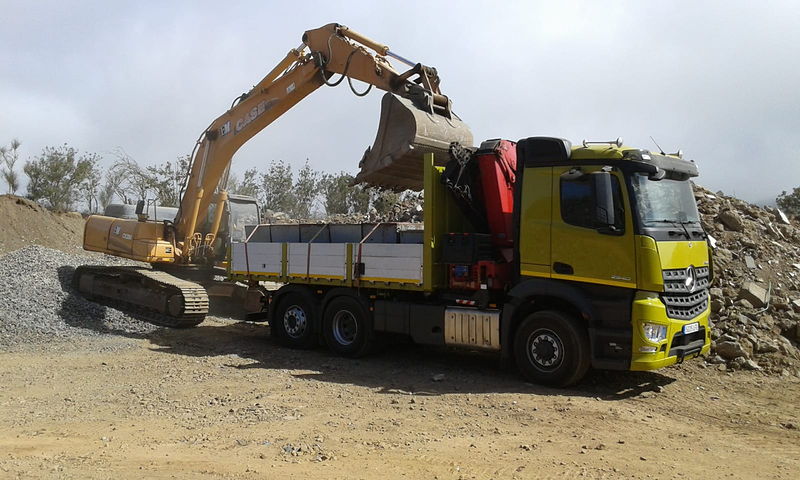 Transportes y Gr&uacute;as Sisi 24