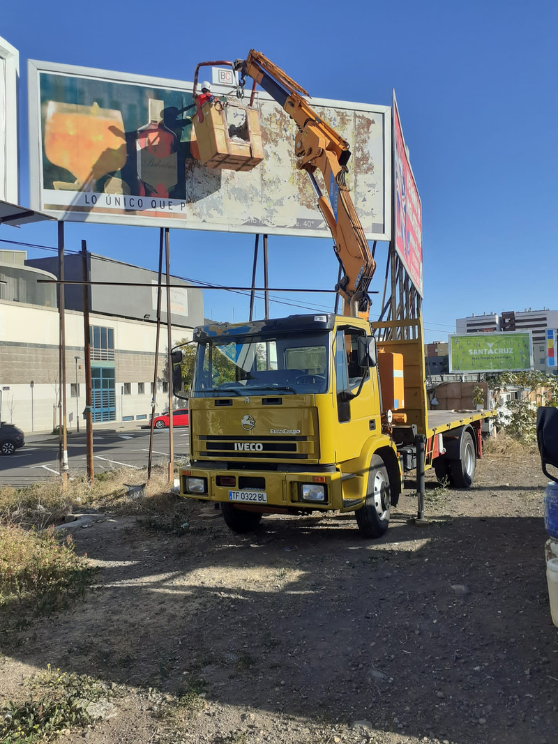 Transportes y Gr&uacute;as Sisi 14