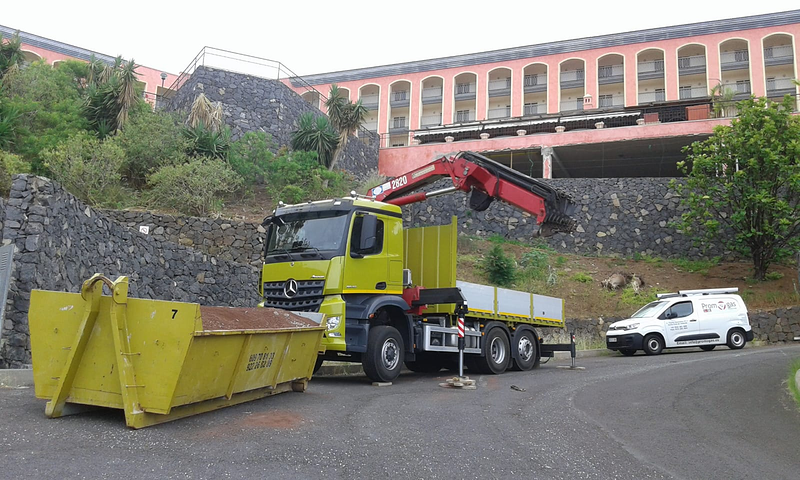 Transportes y Gr&uacute;as Sisi 36