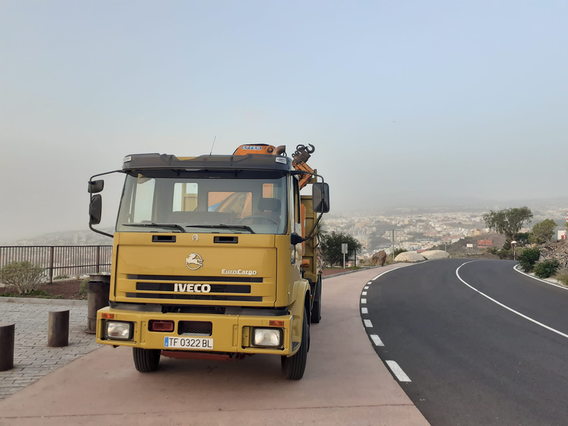 Transportes y Gr&uacute;as Sisi 30