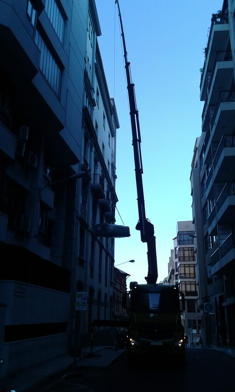 Transportes y Gr&uacute;as Sisi 22