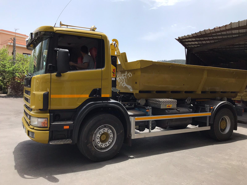 Transportes y Gr&uacute;as Sisi 20