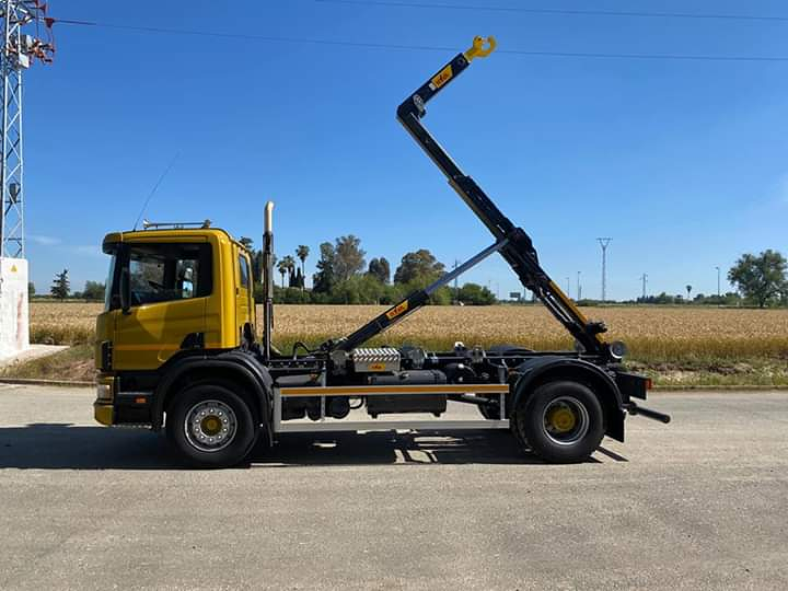 Transportes y Gr&uacute;as Sisi 16