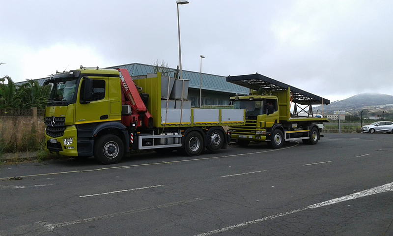 Transportes y Gr&uacute;as Sisi 32