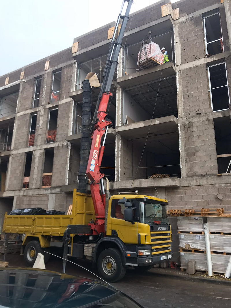 Transportes y Gr&uacute;as Sisi TRANSPORTES DE MERCANCIAS