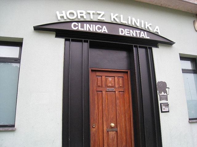 Cl&iacute;nica Dental I&ntilde;austi 3