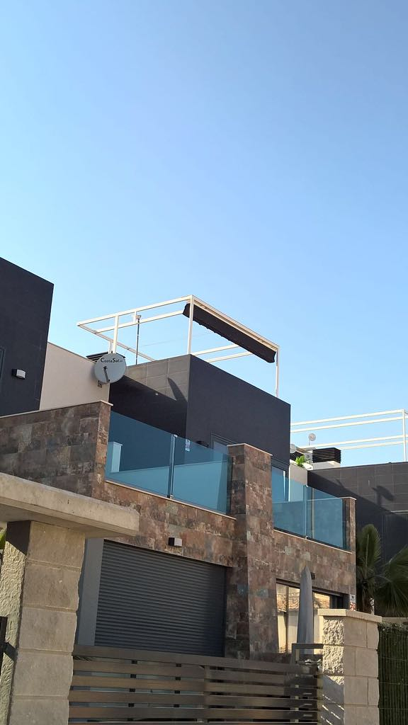 Maxwell Pvc S. L. TOLDOS: FABRICACION E INSTALACION