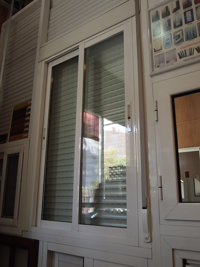 Aluminios Goya Dorado 8