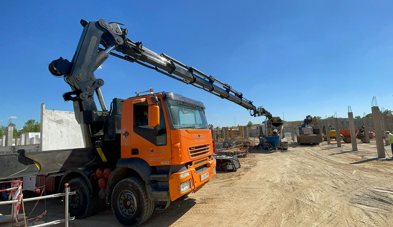 Gr&uacute;as Y Transportes Emilio Aguilar 4