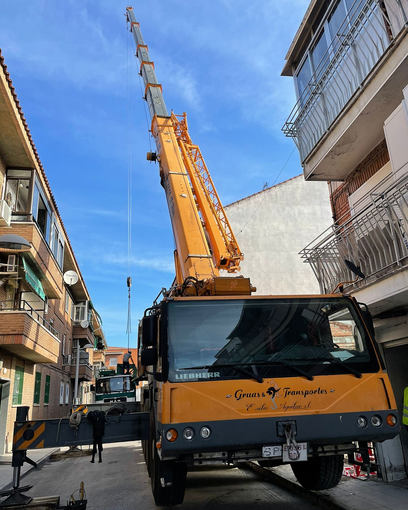 Gr&uacute;as Y Transportes Emilio Aguilar 3