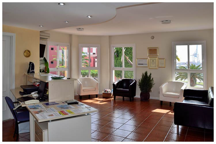 Cl&iacute;nica Dental Doctora Giorgina Guerchi 8