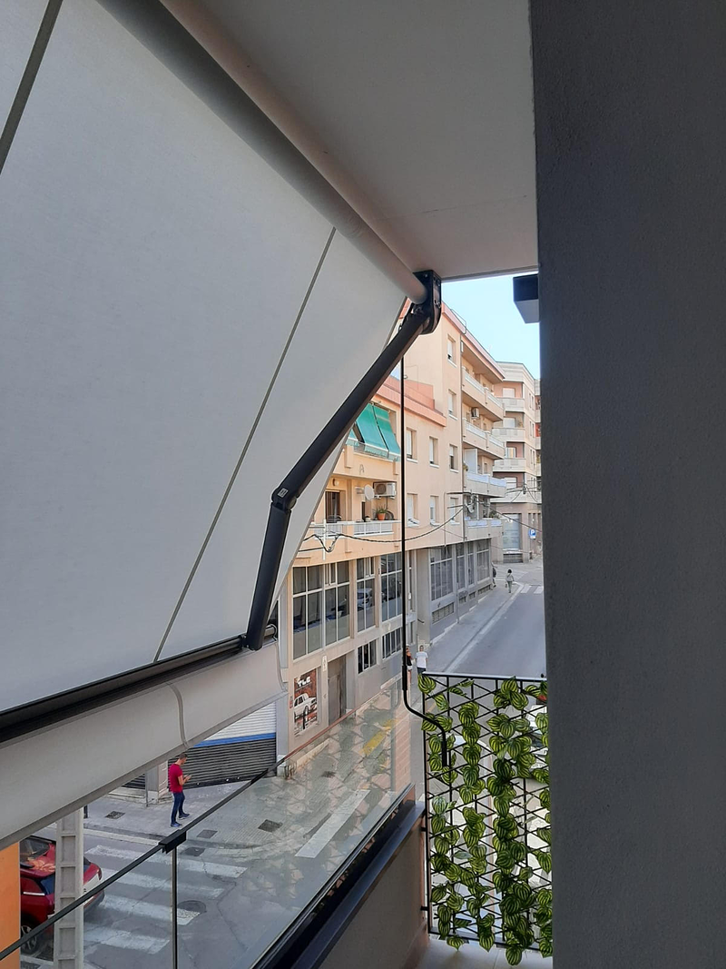 Toldos Gran V&iacute;a 14