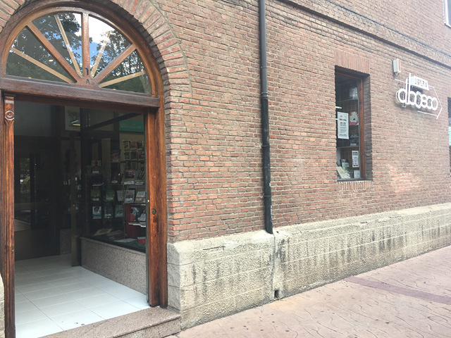 Librer&iacute;a Don Bosco 2