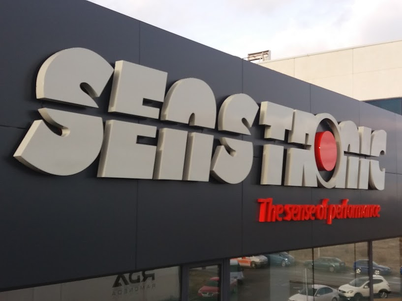 R&oacute;tulos Luminosos Luce LUMINOSOS