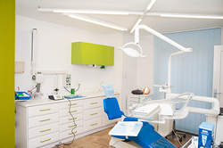 Dentia Clínica Odontológica CLINICAS DENTALES Dentia Clínica Odontológica CLINICAS DENTALES