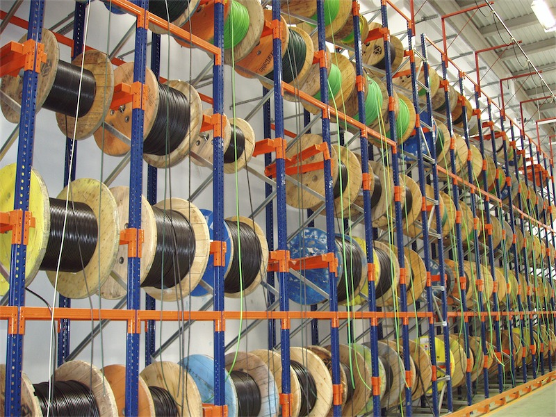 Instalux | Empresa de R&oacute;tulos, Equipamiento comercial e industrial 8