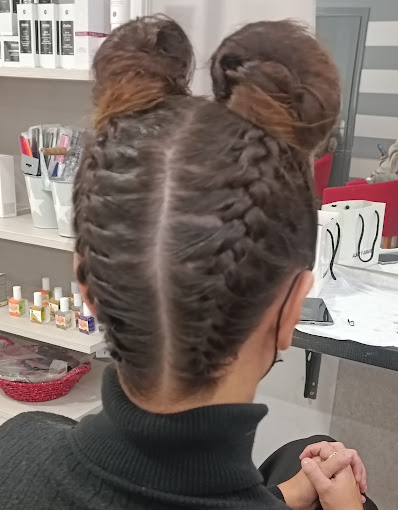 Dovela PELUQUERIAS UNISEX