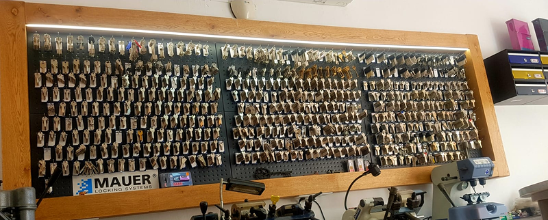 Cerraduras Paredes CERRAJEROS