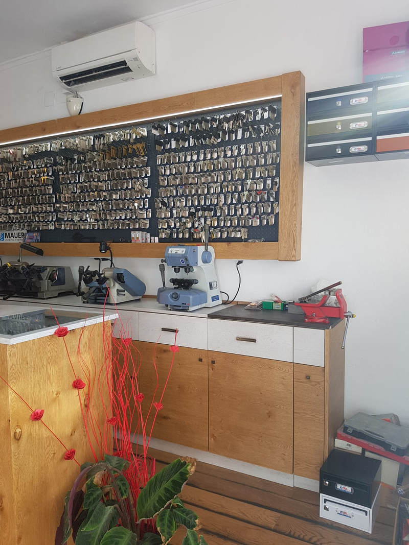 Cerraduras Paredes 4