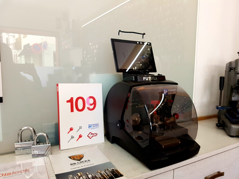 Cerraduras Paredes 7