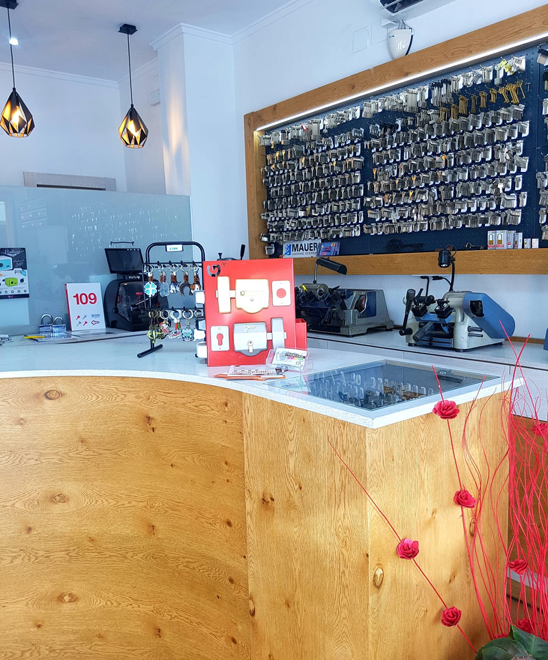 Cerraduras Paredes 11