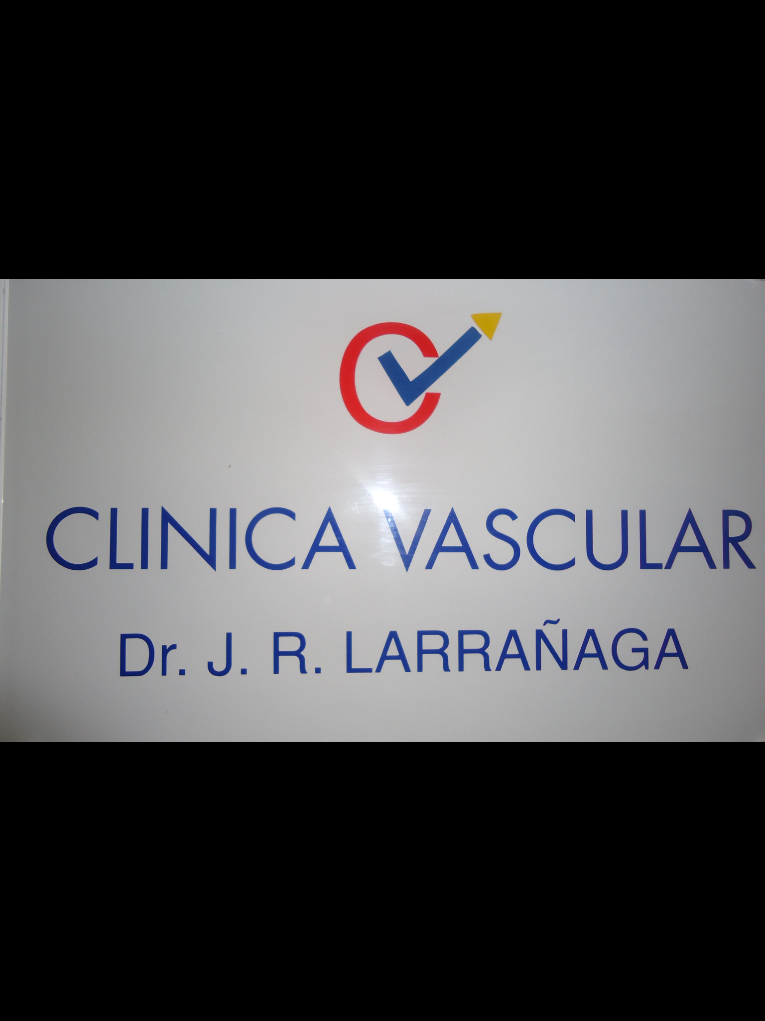 Clínica Vascular Larrañaga MEDICOS ESPECIALISTAS ANGIOLOGIA Y CIRUGIA VASCULAR Clínica Vascular Larrañaga MEDICOS ESPECIALISTAS ANGIOLOGIA Y CIRUGIA VASCULAR