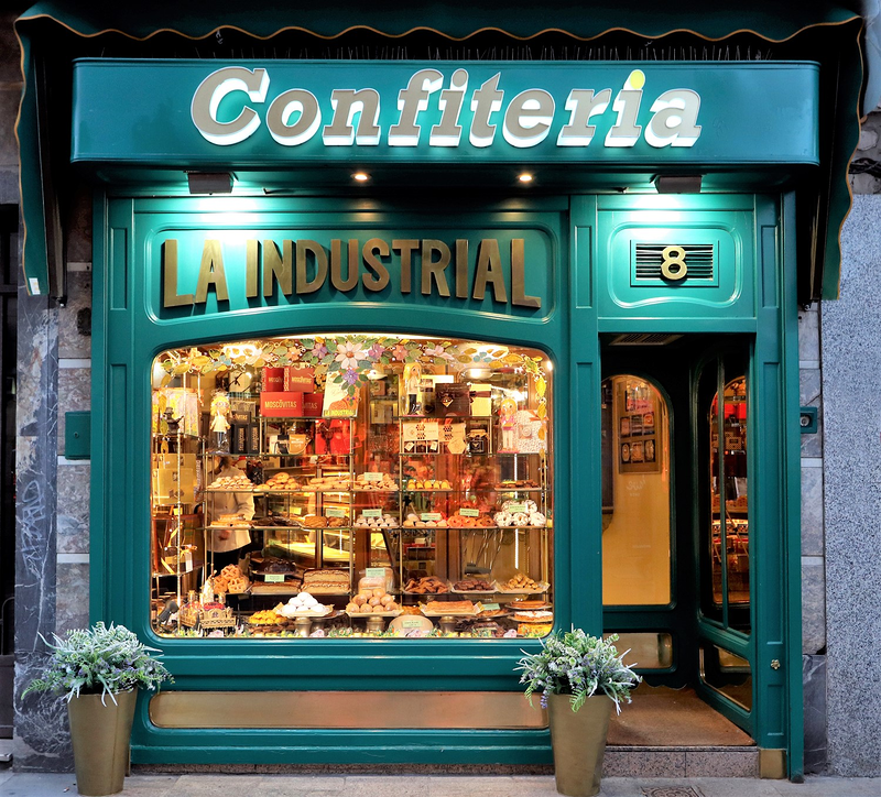 Confiter&iacute;a La Industrial PASTELERIAS Y CONFITERIAS