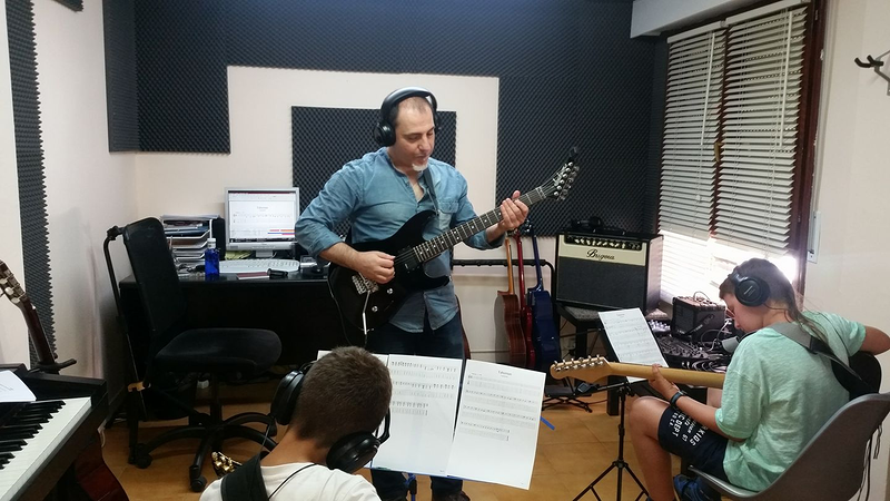 Roland Escuela de Música 2