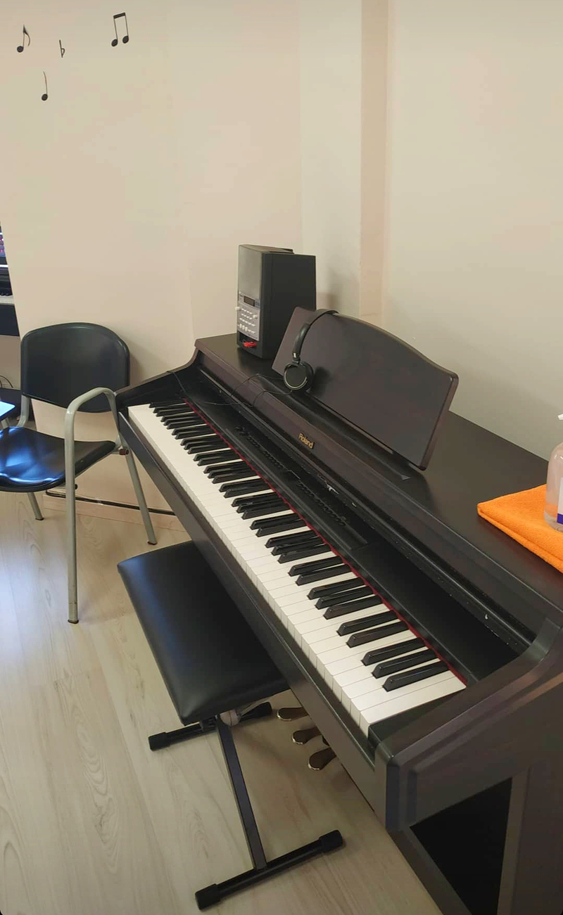 Roland Escuela de Música 6