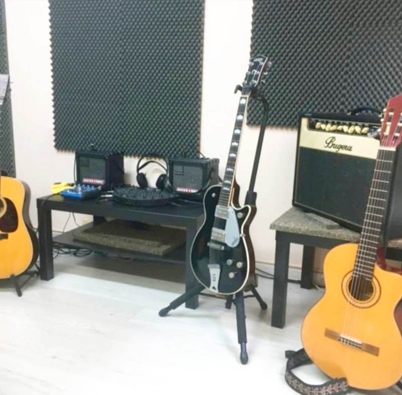 Roland Escuela de Música 8