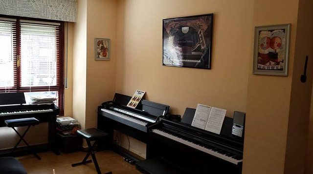 Roland Escuela de Música 10